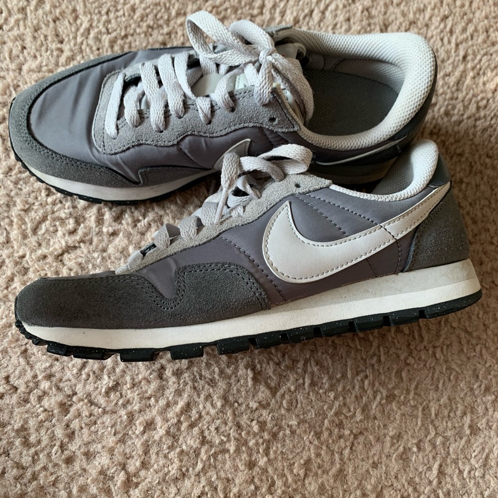 Nike air sneakers